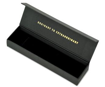 Long paper box , W 14 x H 3.5 x 2 cm
The lid is spread out 14 x 7.5 cm. 
Box (expanded dimensions) 18 x 7.5 cm