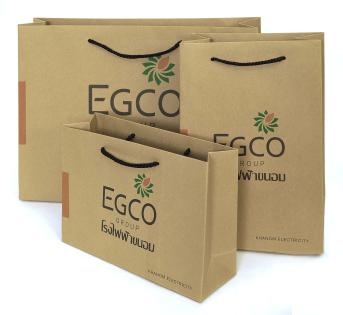 ถุงกระดาษ EGCO เป็นถุงกระดาษคราฟท์ สีน้ำตาล ซึ่งเป็นกระดาษที่ไม่ทำลายสิ่งแวดล้อม มี 3 ขนาด พิมพ์ 3 สีสวยงาม