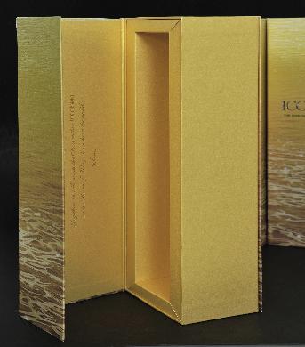 กล่องแชมเปญฝาเปิดแม่เหล็ก
ขนาดกล่องสำเร็จ 35.8 x 15 x 11 ซม.
ติดแม่เหล็กที่ฝาเปิด 2 จุด